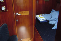 00309-oceanis-400-cabin-proa