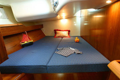 sun-odyssey-49p-interno-cabina