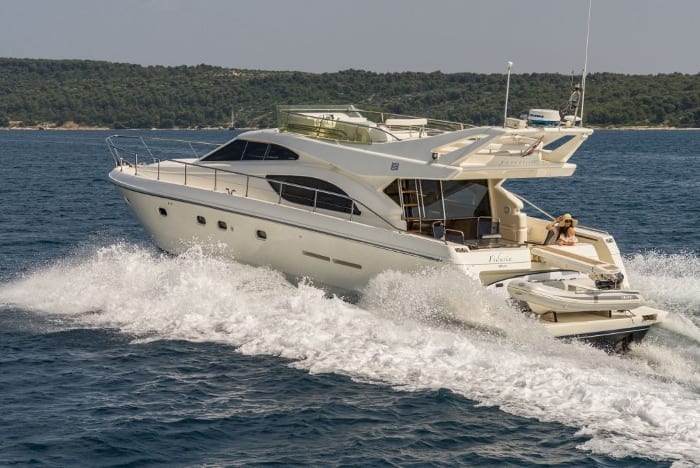 Ferretti 530