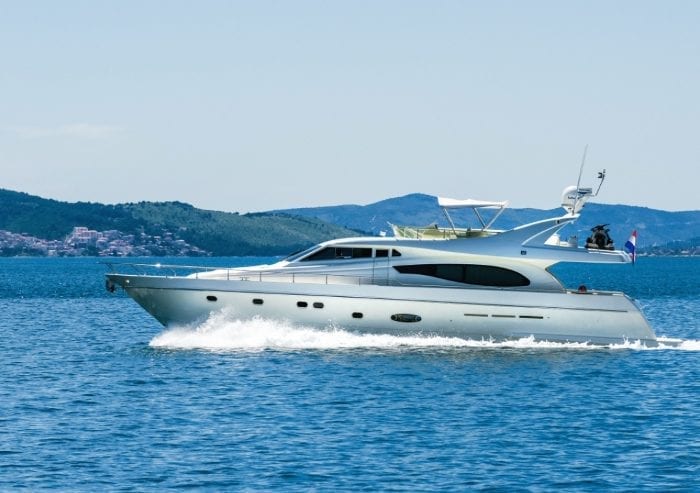 Ferretti 730