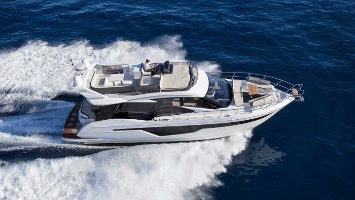 Galeon 500 fly