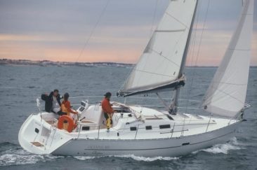 Oceanis 323