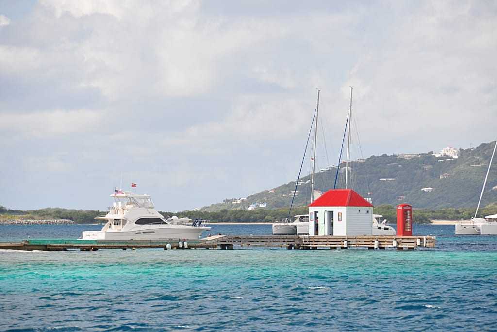 BVI czarter katamaranu