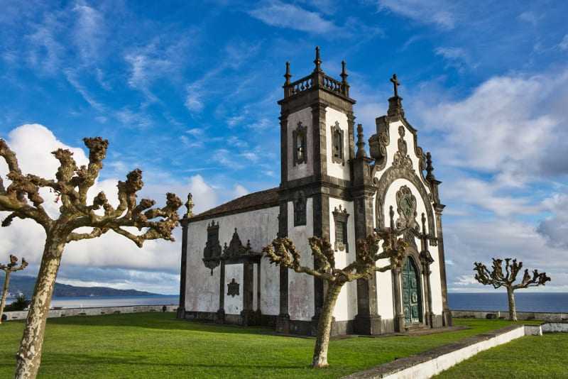 Obrazek posiada pusty atrybut alt; plik o nazwie azores-monument-3584456_1920_800.jpg